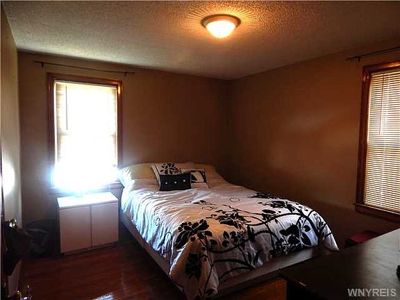 5th image of 2750 Forest Ave