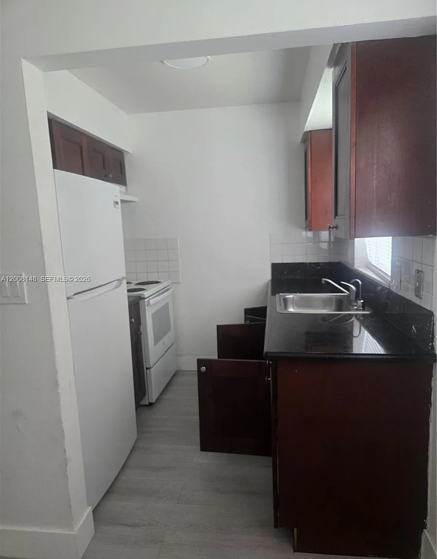 Oriole Estates Sec 8 — Photo 1