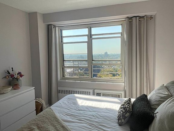 4th image of 12333 83rd Ave APT 407