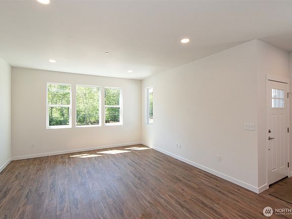 5th image of 1911 W 10th St