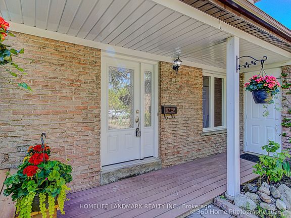3rd image of 33 Kitsilano Cres