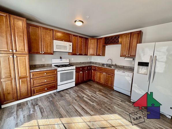 84 Cornelia Ct