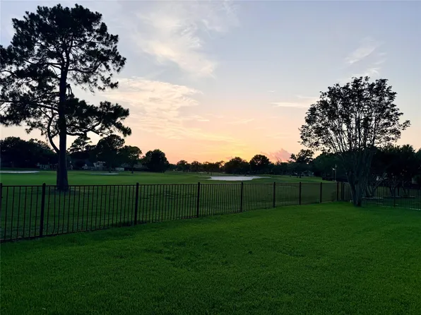 7215 Creek Crest Dr, Houston, TX 77095