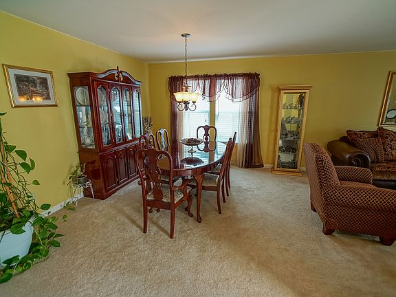 4th image of 6067 Shamrock Green Dr