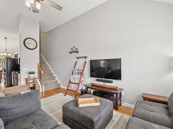 4th image of 2808 Belle Meade Pl