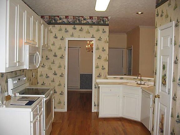 Kitchen to dining room