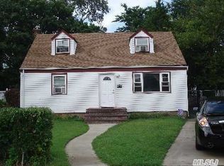 1027 Rochelle Ct, Uniondale, NY 11553