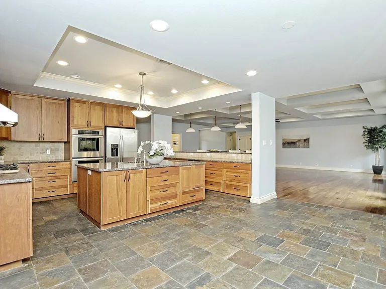6605 Mesa Dr — Photo 18