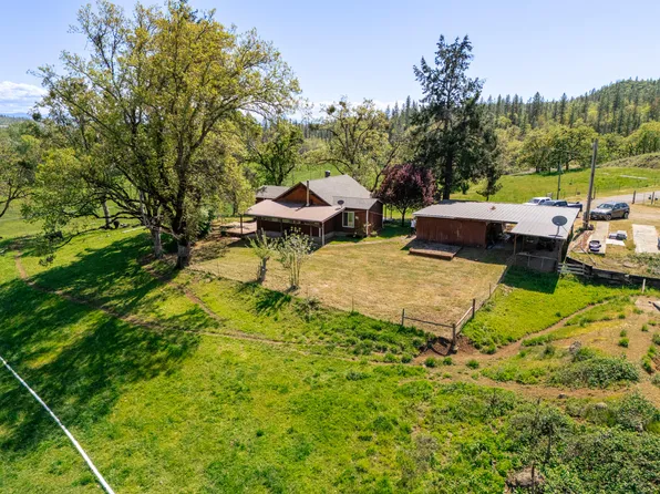 4344 Rogue River Dr, Eagle Pt, OR 97524