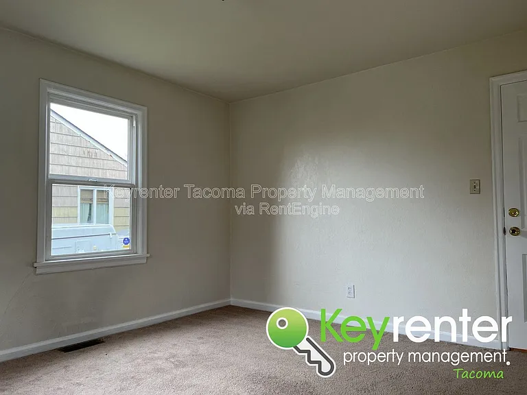 4816 E G St — Photo 17