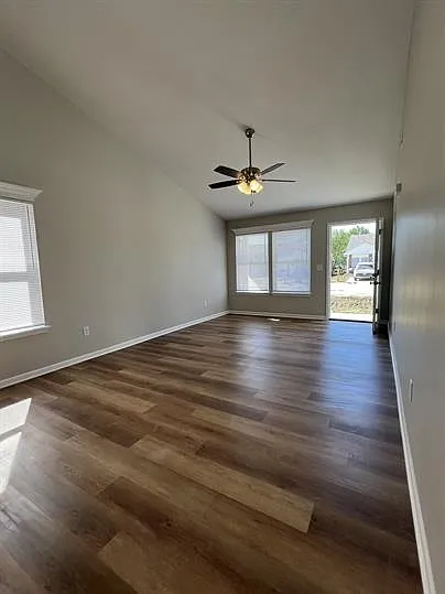 137 SW 145 Rd - B — Photo 2