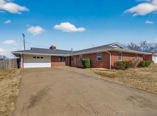 5400 Baylor Dr, Bartlesville, OK 74006