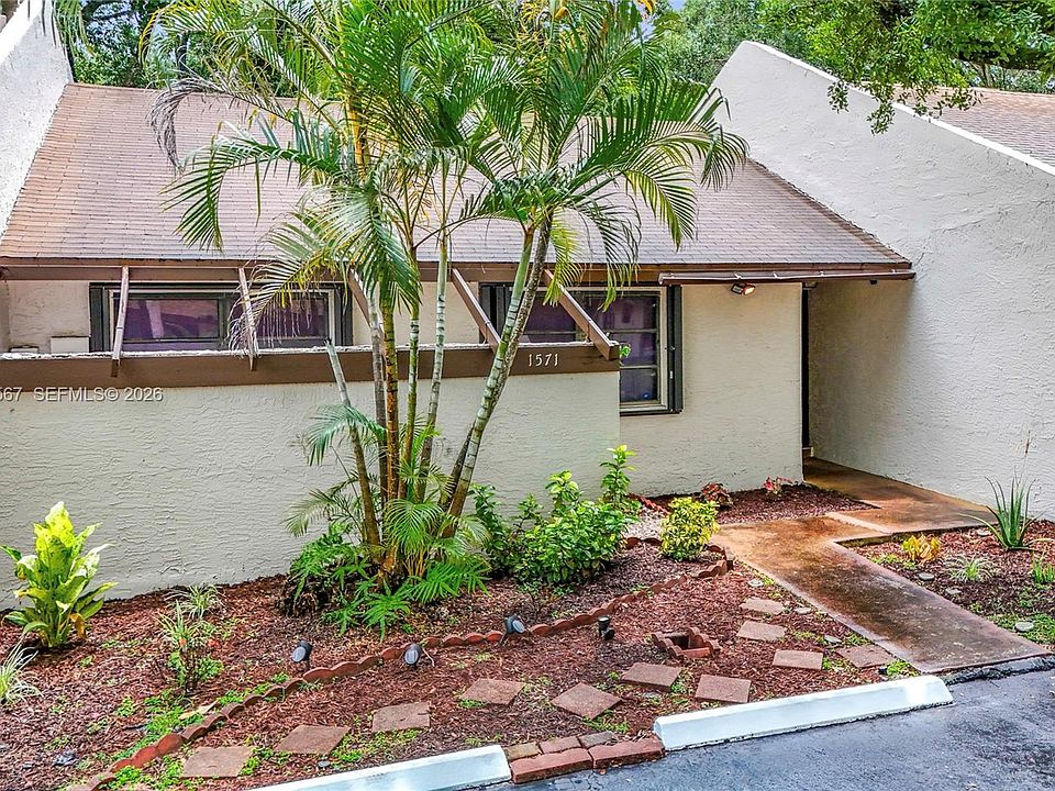 1st image of 1571 NW 96th Way