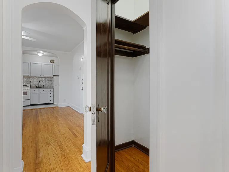 2342 N Spaulding Ave #207 — Photo 6