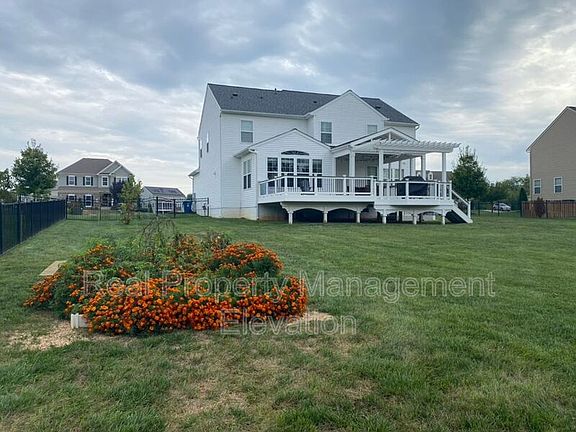 3rd image of 779 McGuire Cir