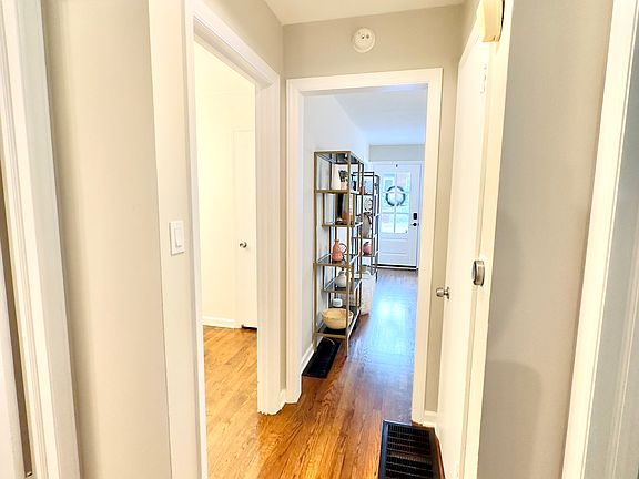 5th image of 4809 Mercier St