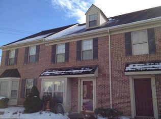 8 Acorn Blvd, Lancaster, PA 17602