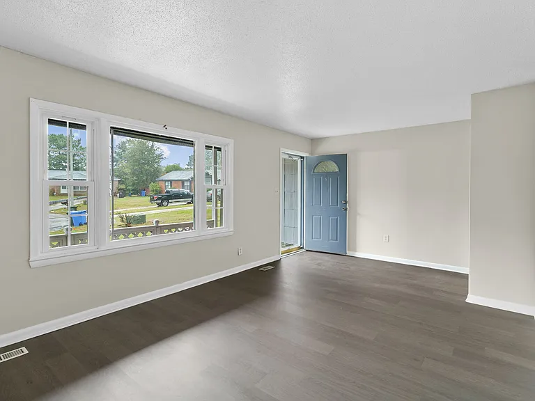1493 Argon Ave — Photo 2