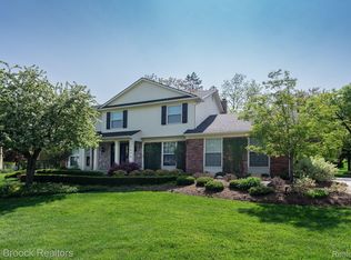 3073 Greenspring Ln, Rochester Hills, MI 48309