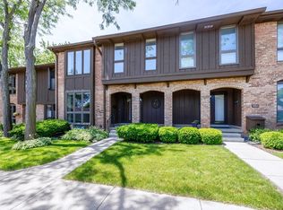 1086 Greenhills Dr, Ann Arbor, MI 48105