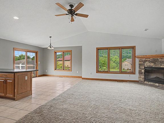 3rd image of 701 Spring Ct