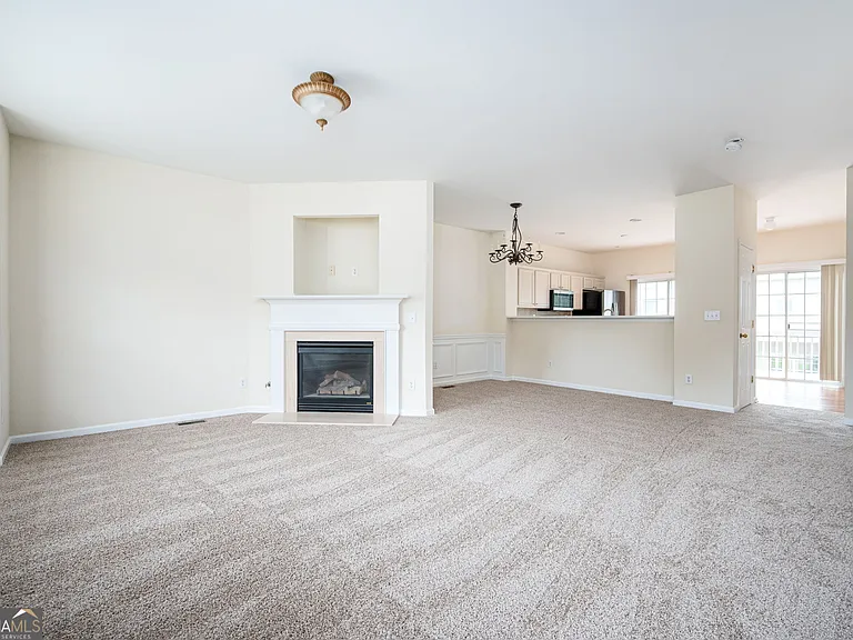 2213 Leicester Way SE — Photo 12