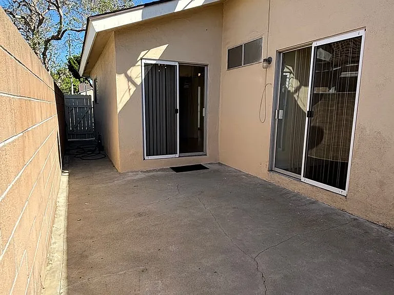6065 California Ave — Photo 26