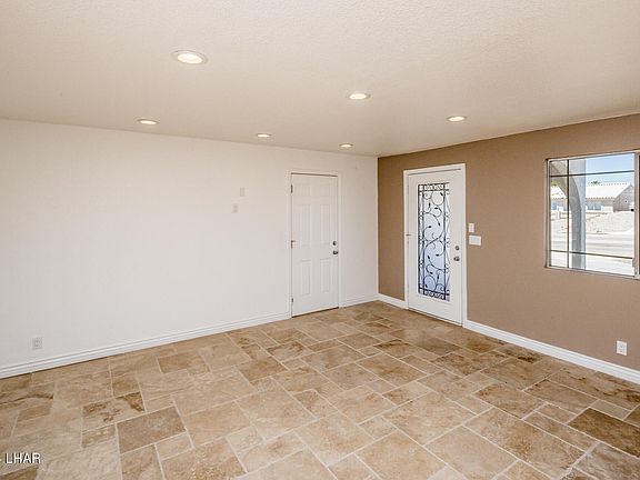 4th image of 3202 Kiowa Blvd S