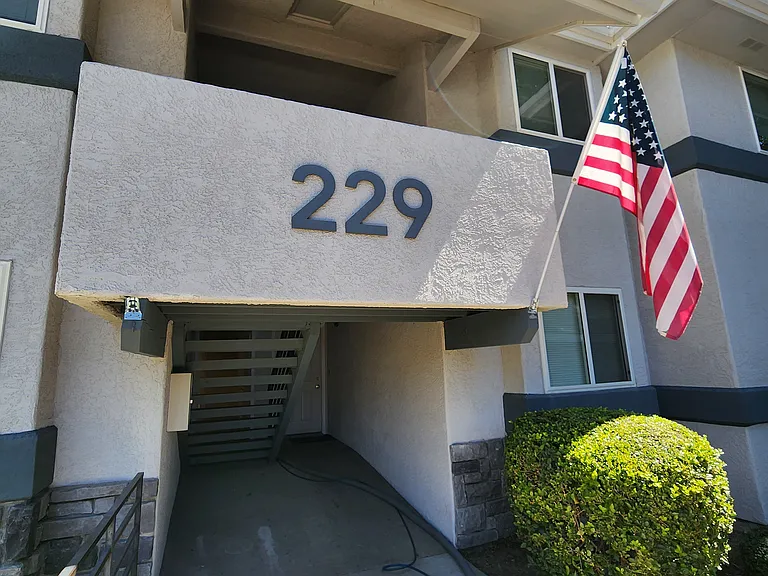 Cobblestone Court Apartments — Photo 6