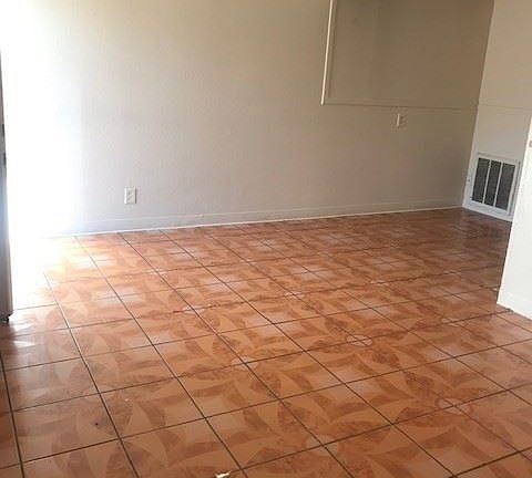 4th image of 484 Albert Ave APT 1