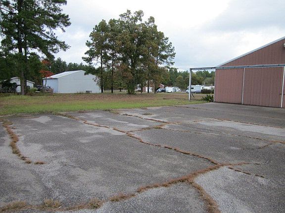 2nd image of 184 Cessna Dr