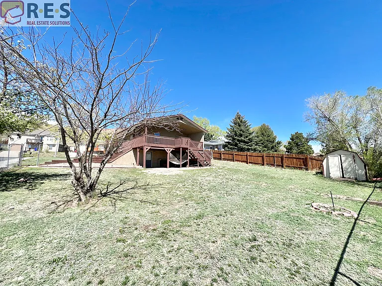 2739 Straus Ln — Photo 25