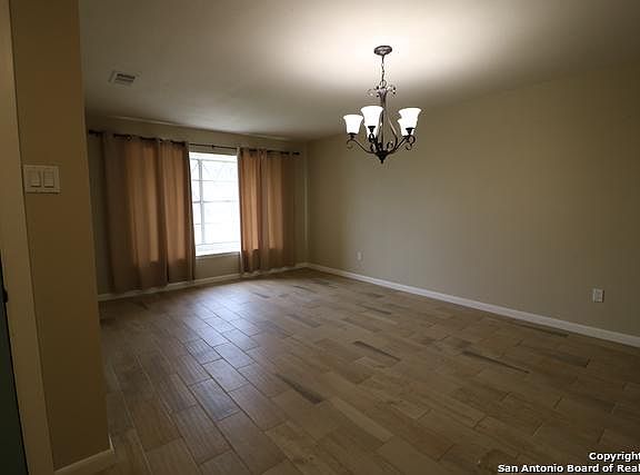 3rd image of 4211 Valleyfield St