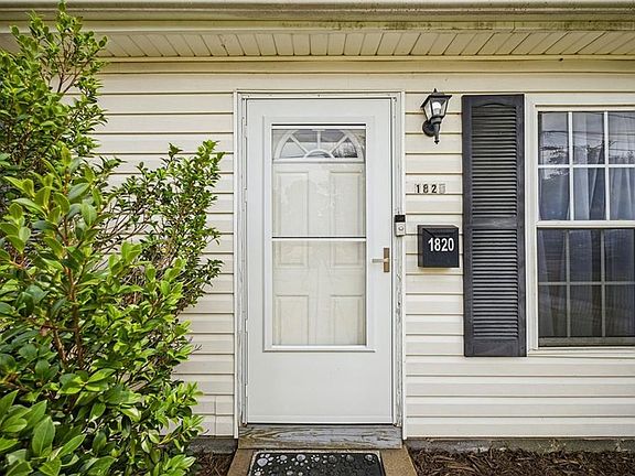 5th image of 1820 Moger Dr