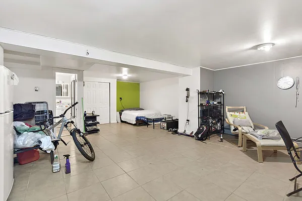 Sold by Re/Max In The City | media 16