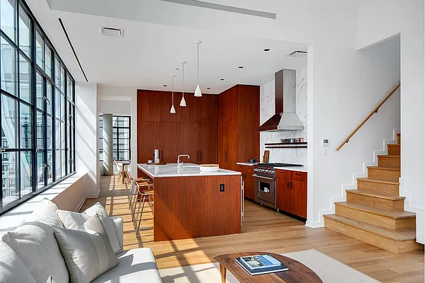 Sold by Stribling | media 18