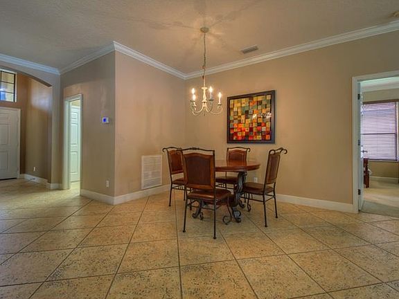 4th image of 221 Silver Falls Dr