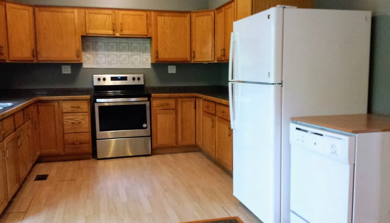 5 bed, 2338 sqft, $1,500 — Photo 4