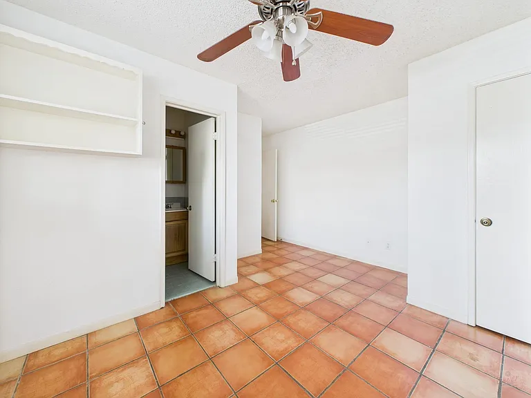 803 W 28th St #107 — Photo 9