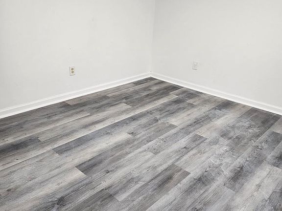 4th image of 396 Harry S Truman Dr #396