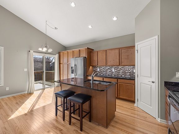 3rd image of 1812 Bristol St
