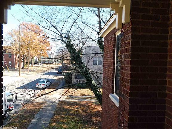 4th image of 1003 Scott St APT B