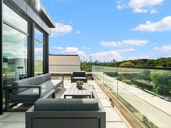 3rd image of 10 Lenox Ave Penthouse B