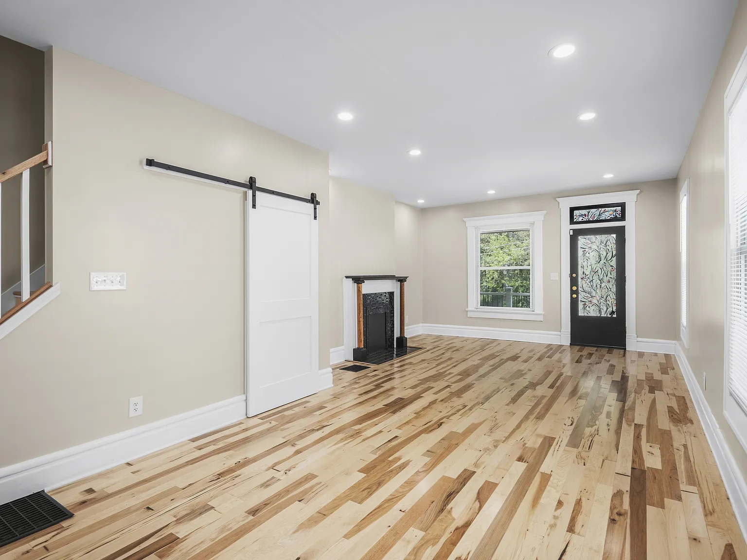 4 bed, 1.5 bath, $3,000 — Photo 3