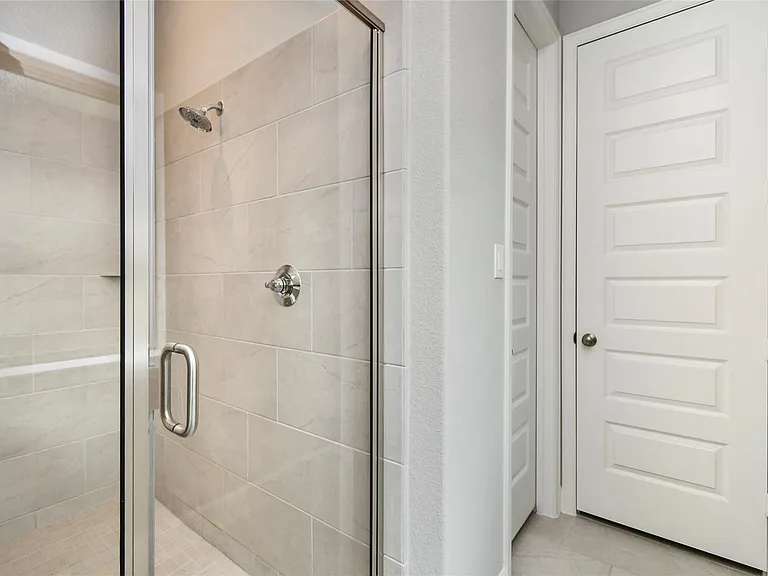 5042 Albany Shores Ln — Photo 32