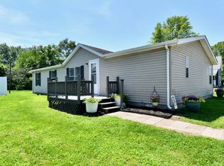 51 E Oak St, Orestes, IN 46063