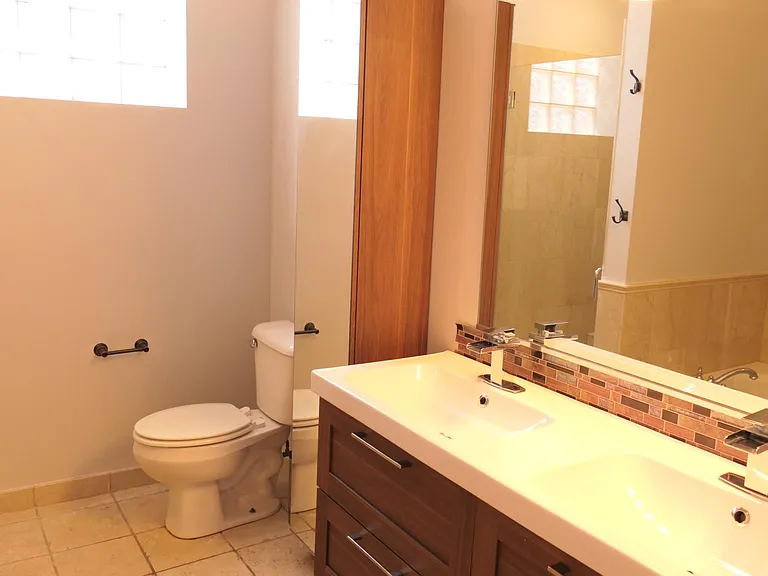 413 N Noble St #G — Photo 25