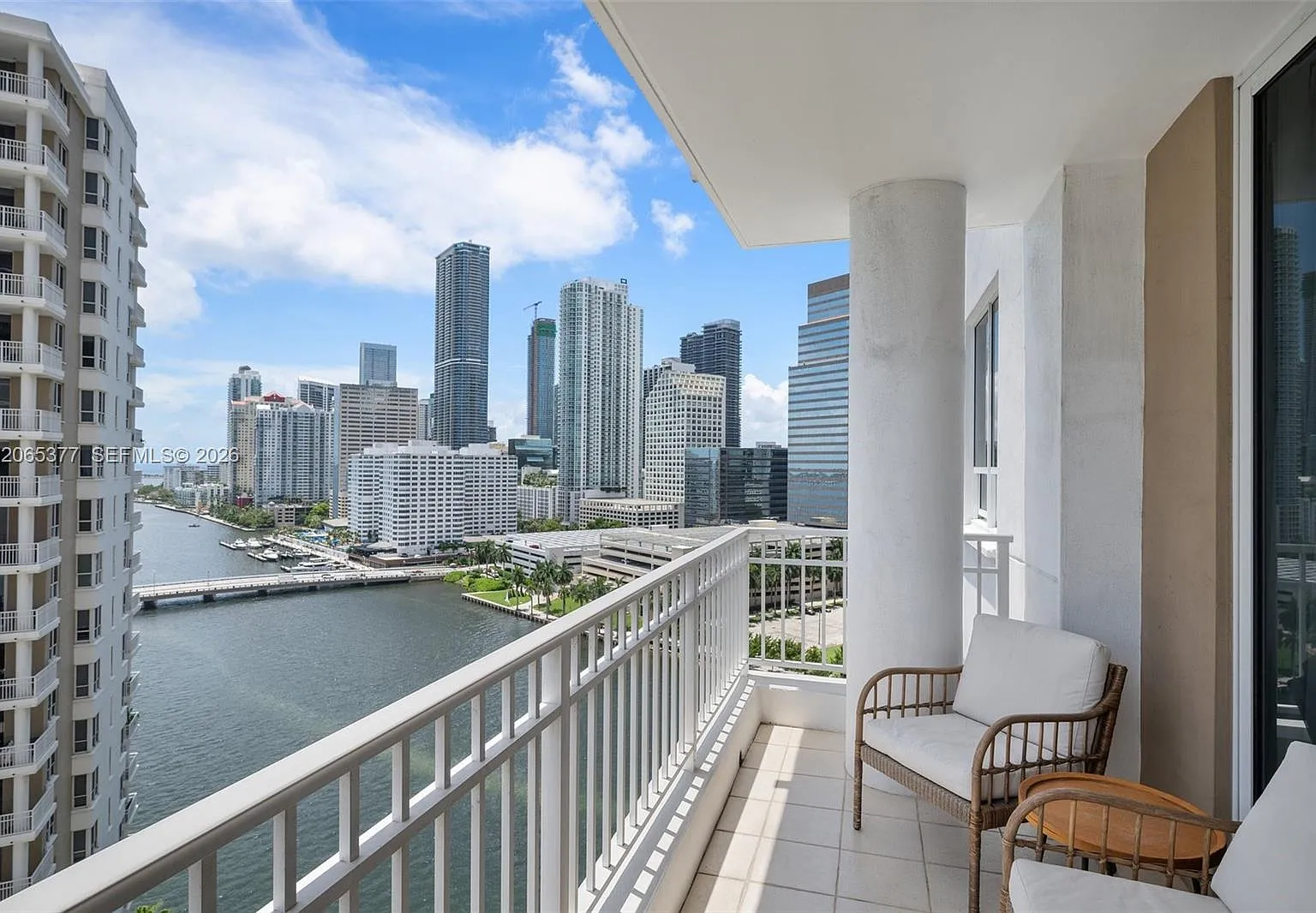 Courts Brickell Key Condo — Photo 4