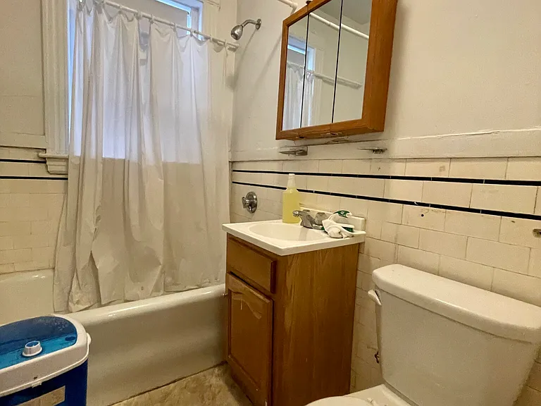 120 Washington St #6 — Photo 3