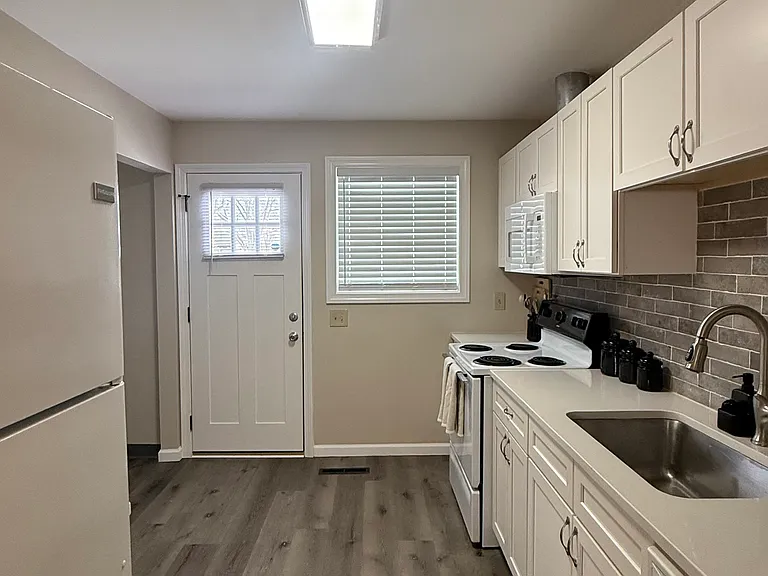1144-1150 Eastfield Rd #1148 — Photo 8